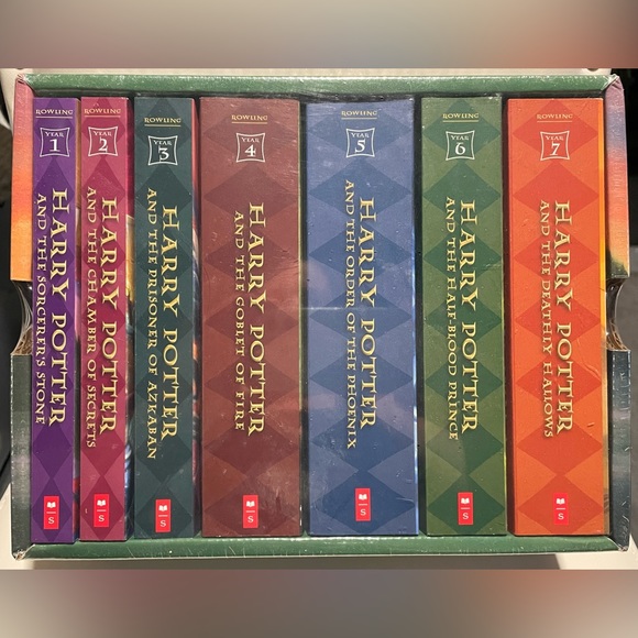 Harry Potter Complete Series - Picture 2 of 2